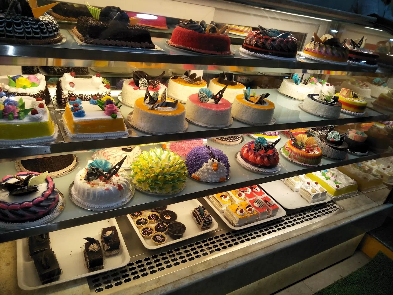 Baker’s Garden | Cake shop in Karad