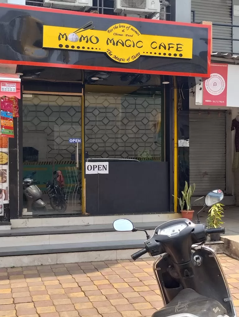 Momo Magic Cafe