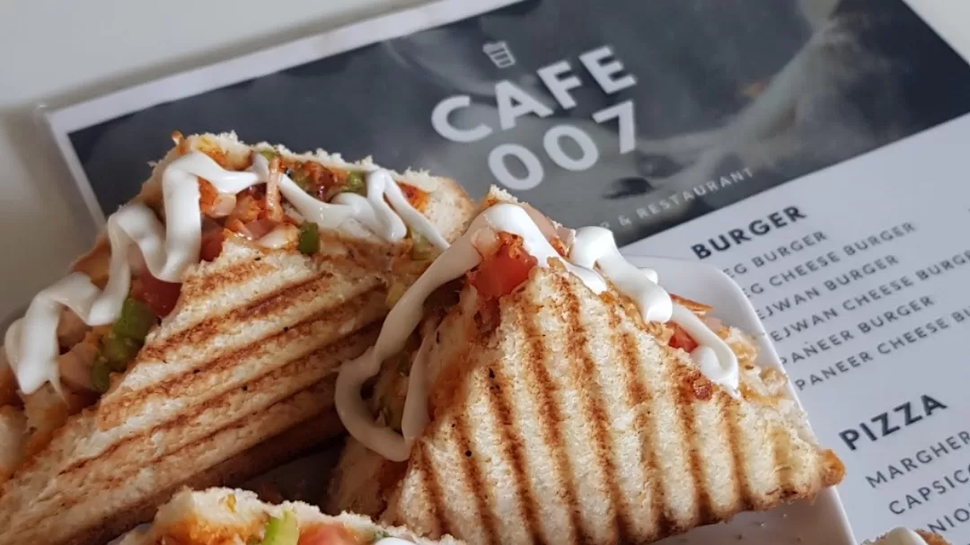 Cafe 007 coffee & shakes(Krishna Ghat)